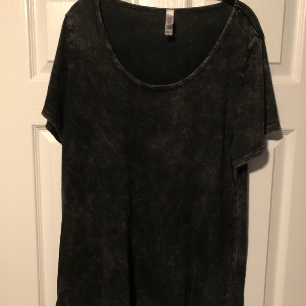 LuLaRoe XL Classic T (Acid Wash)